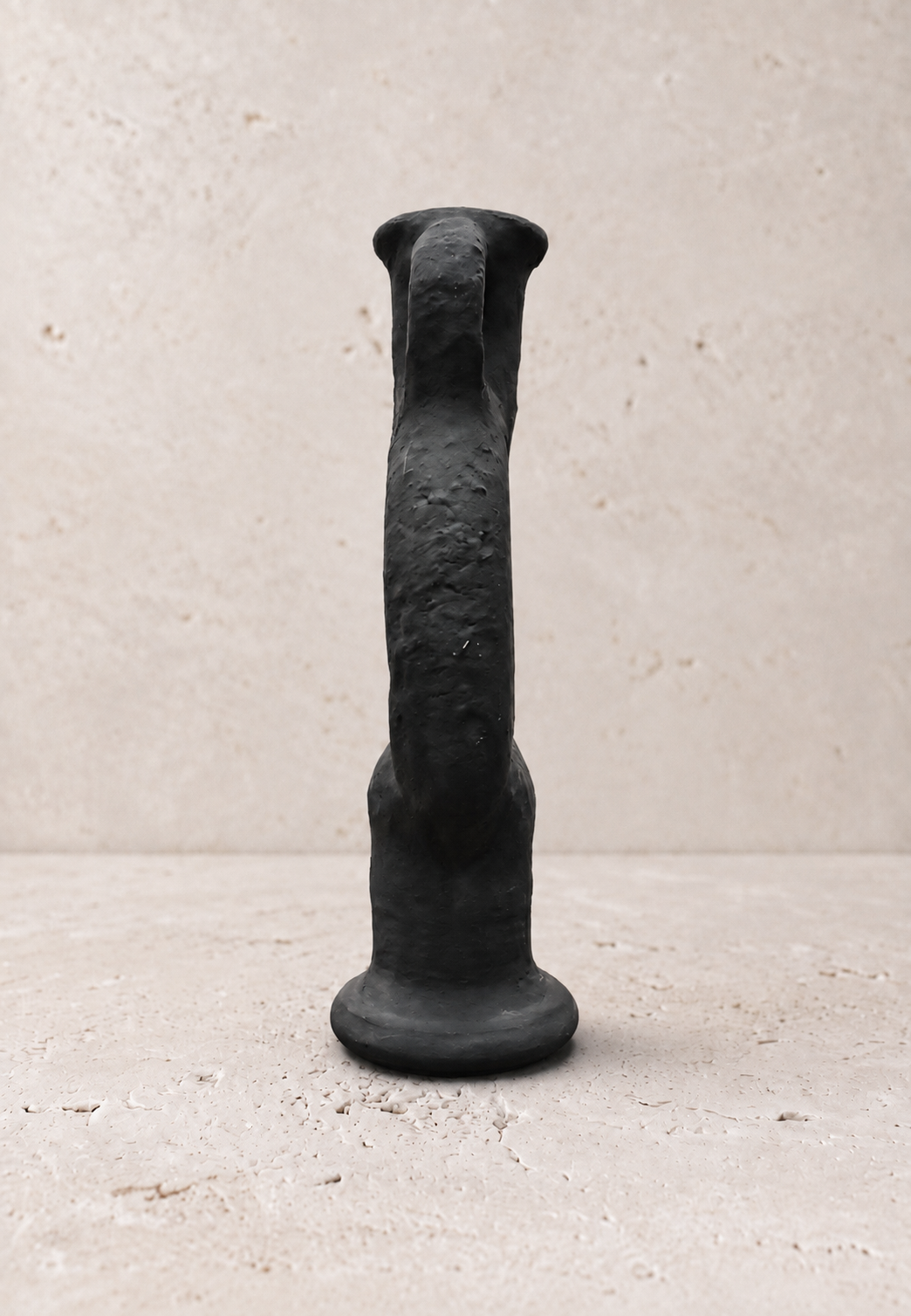 Vaso Obsidian, vista laterale della ceramica scultorea nero opaco